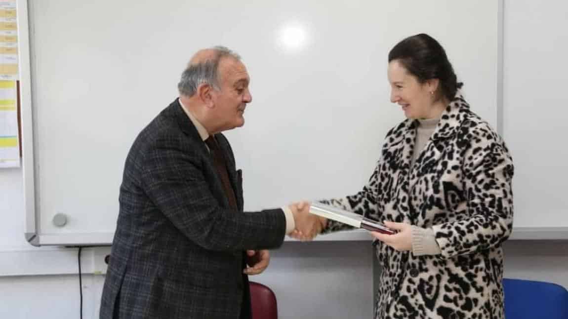 Arhavi Belediye Başkanı Vasfi Kurdoğlu'ndan Okulumuza Anlamlı Ziyaret