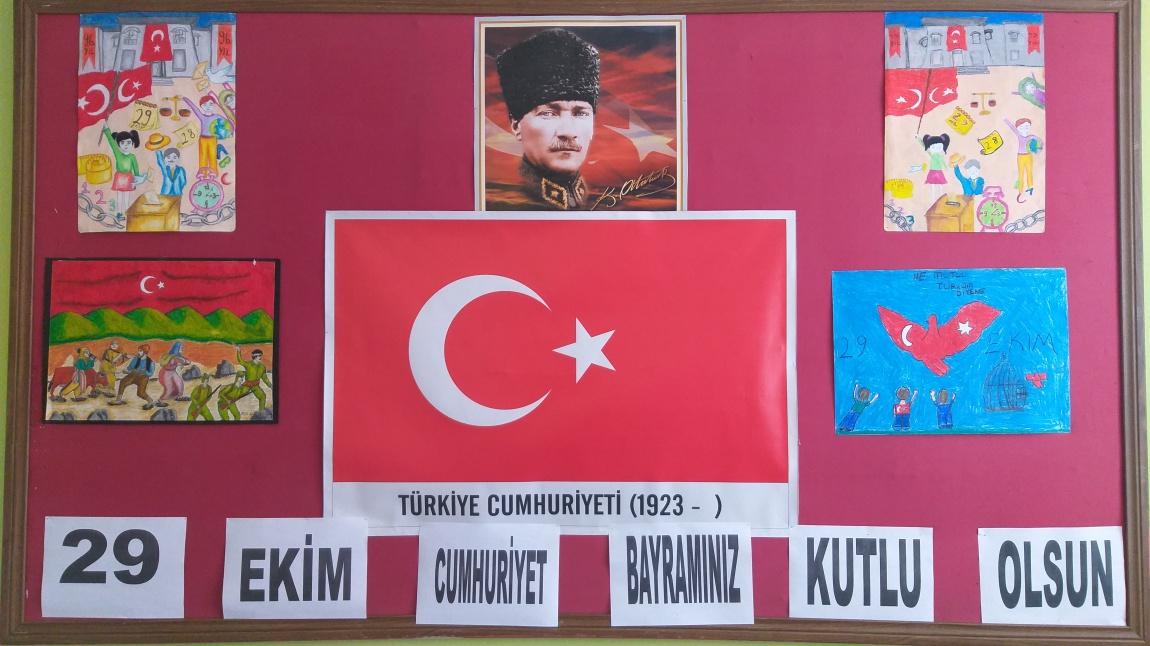 Cumhuriyet Bayramı Okulumuzda Coşkuyla Kutlandı